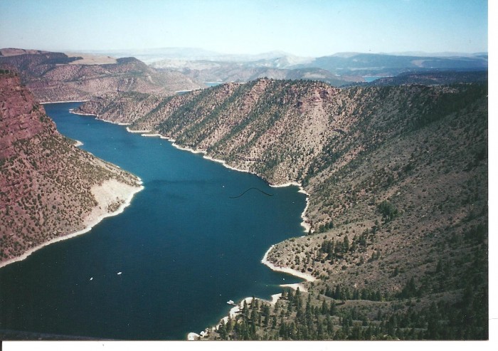 WY flaming gorge 3.jpg (292 KB)